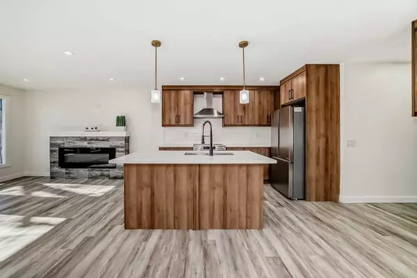 Calgary, AB T3K1A2,946 Berkley DR NW