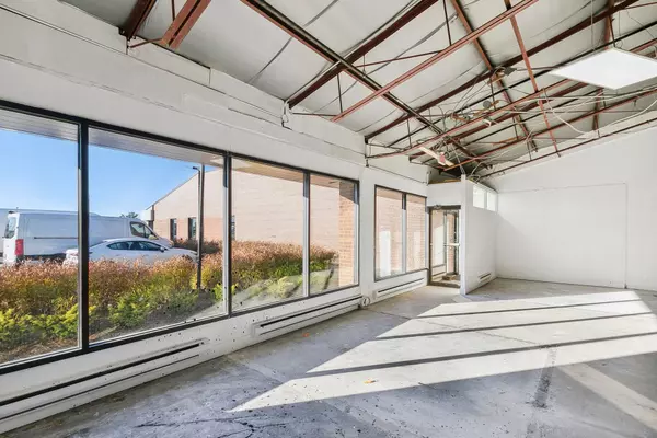 Toronto C15, ON M2J 1P3,280-422 Consumers RD #19