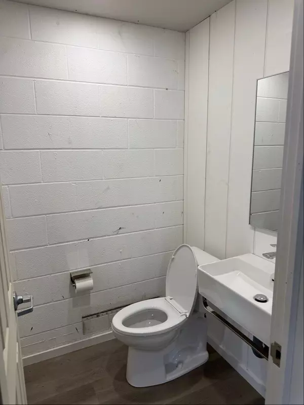 Toronto C15, ON M2J 1P8,280-422 Consumers RD #Unit 19