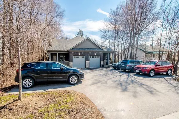 Whitby, ON L1N 2N6,805A Dundas ST W