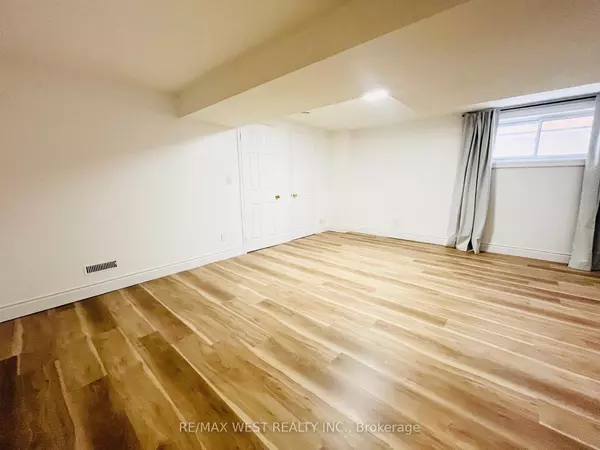 Oshawa, ON L1G 7W2,63 Taylorwood RD #Basement