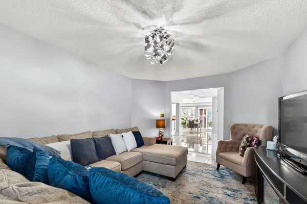 Oshawa, ON L1K 2E5,1037 Sandcliff DR E