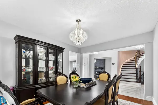 Oshawa, ON L1K 2E5,1037 Sandcliff DR E