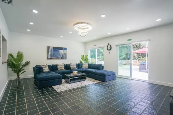 3150 Calle Largo Dr, Hollywood, FL 33021