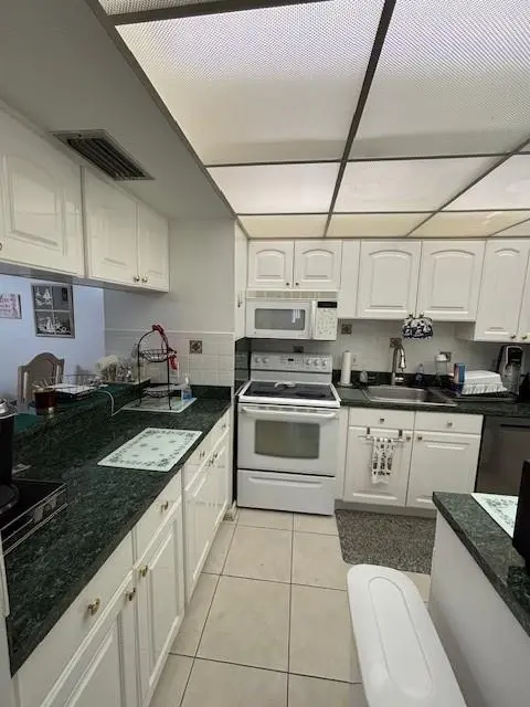 Tamarac, FL 33321,9525 W Mcnab Rd #107