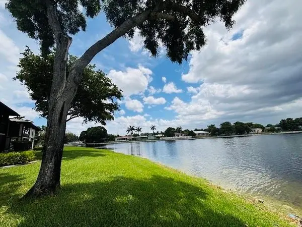 Tamarac, FL 33321,9525 W Mcnab Rd #107