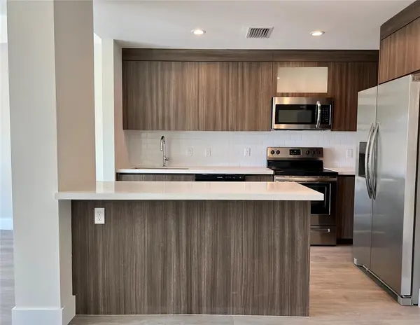 Hollywood, FL 33020,1938 Jackson St #305