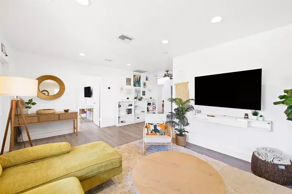 Hollywood, FL 33021,824 N Golf Drive