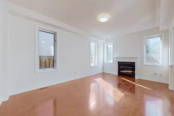 Georgina, ON L4P 0B2,28 Fred Mason ST