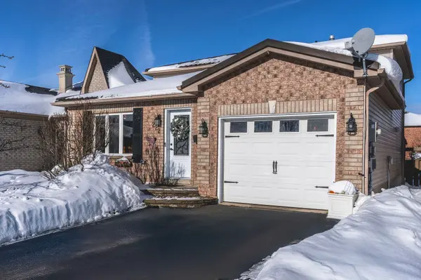222 Country LN, Barrie, ON L4N 0W1