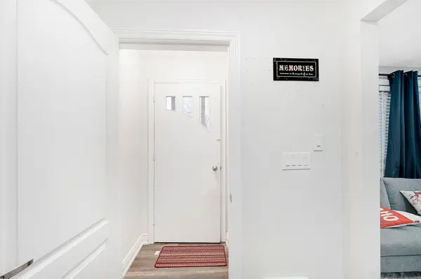 Oakville, ON L6K 1V6,64 Florence DR