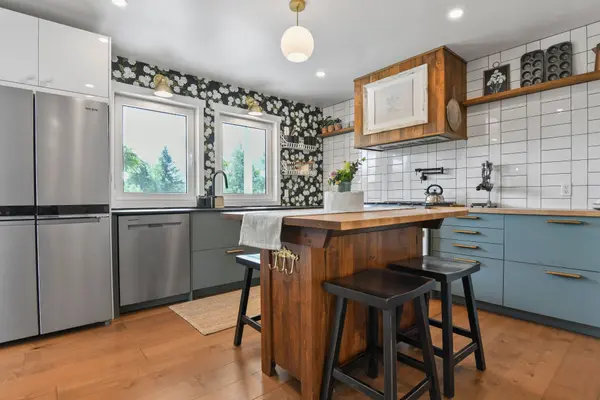 Admaston/bromley, ON K0J 1K0,592 Patterson RD