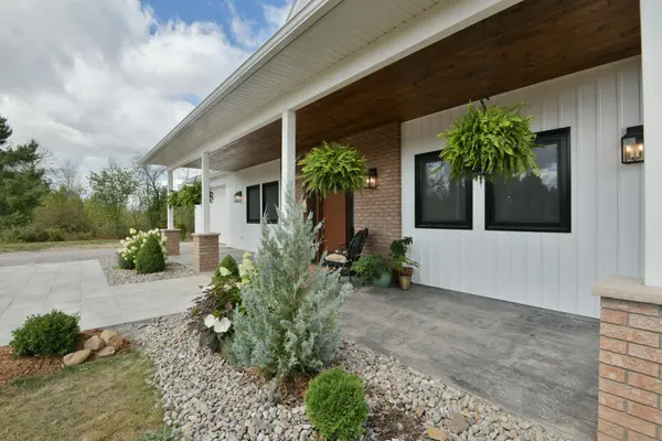 Admaston/bromley, ON K0J 1K0,592 Patterson RD