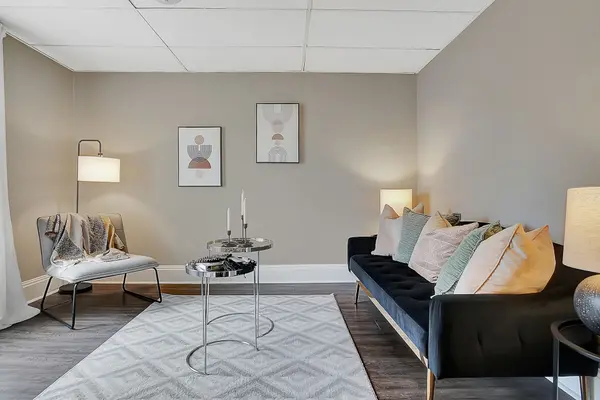 Cambridge, ON N3H 2A6,211 Dolph ST N