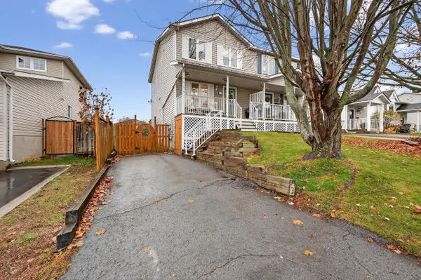 14 CLIFFORD ST, Loyalist, ON K7N 1Y6