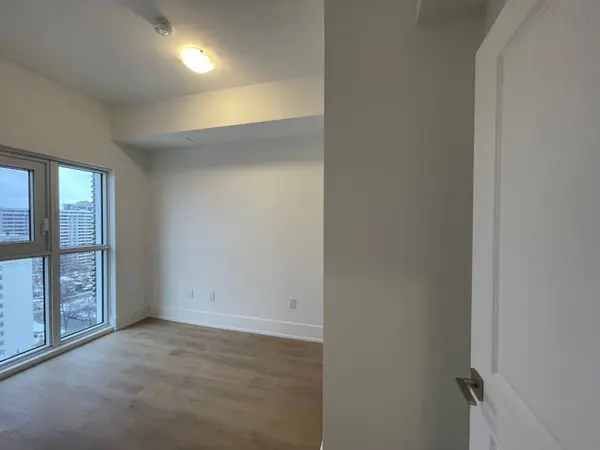 Hamilton, ON L8P 1A5,206 King ST W #1304