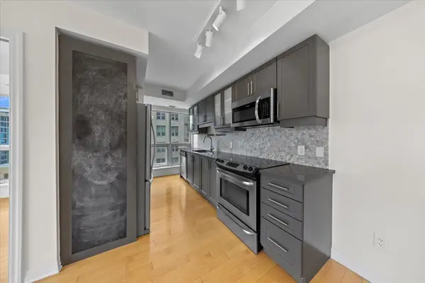 Lower Town - Sandy Hill, ON K1N 0B6,195 Besserer ST #2009