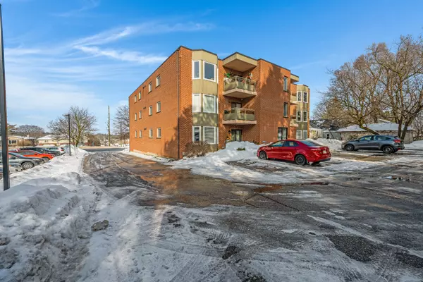 Waterloo, ON N2L 1W7,401 Erb ST #301