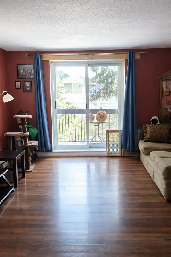 2 Chittim RD #205,  Chatham-kent,  ON N0P 1A0