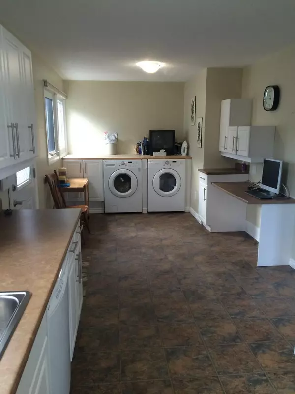 Mooneys Bay - Carleton Heights And Area, ON K2C 3L1,890 Greenbriar AVE