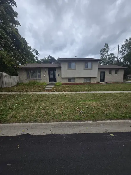 3 Sylvia ST, Barrie, ON L4M 5J3