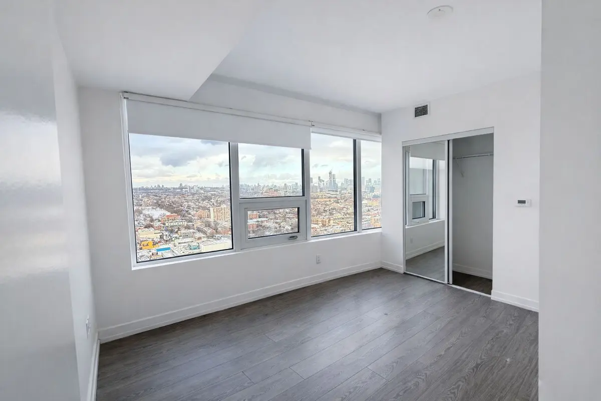 Toronto C01, ON M6K 3S4,19 Western Battery RD #3219