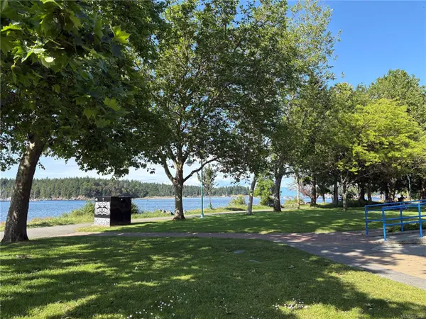 Nanaimo, BC V9R 3H7,55 Comox Rd