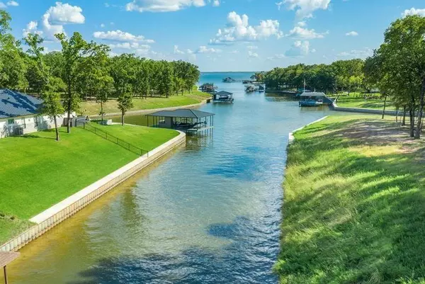 102 Augusta Drive, Mabank, TX 75156