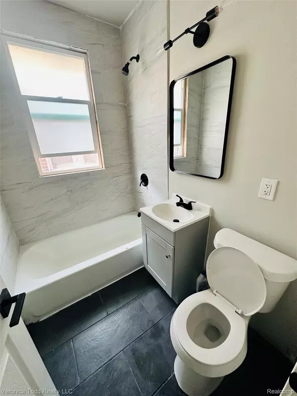 Detroit, MI 48206,3734 3734 Atkinson Unit 4 ST