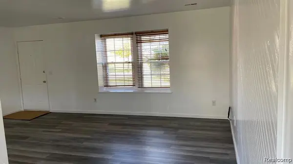 Novi, MI 48374,24395 Surfside RD