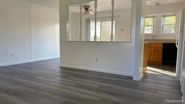 Novi, MI 48374,24395 Surfside RD