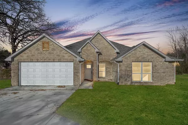 110 Saint Francis Lane, Mabank, TX 75156