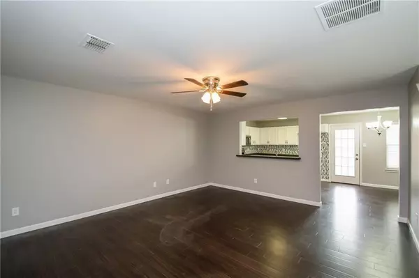 Burleson, TX 76028,926 Walnut Street