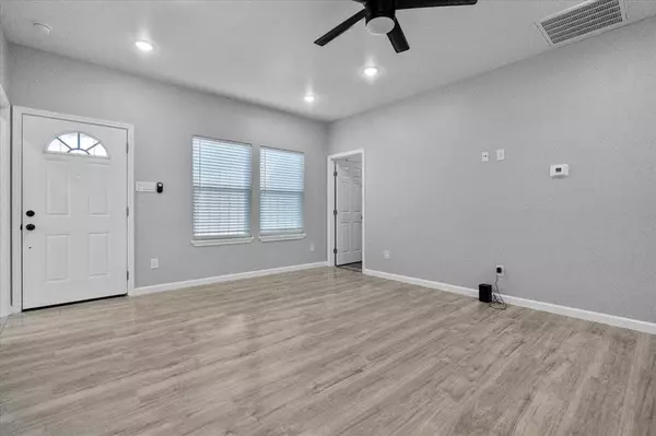 Dallas, TX 75210,3512 Hamilton Avenue