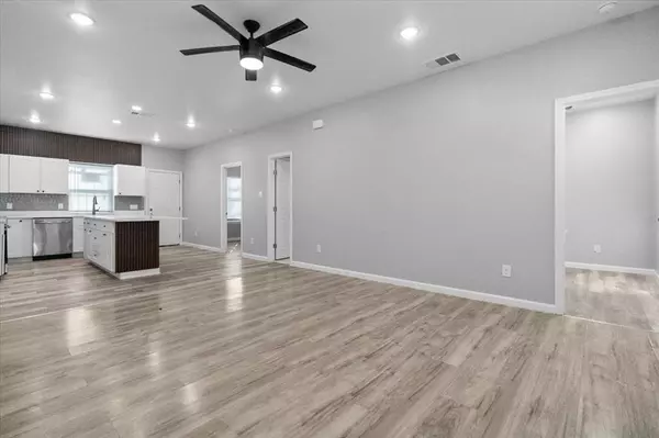 Dallas, TX 75210,3512 Hamilton Avenue