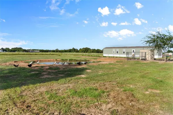11757 County Road 2429, Kemp, TX 75143
