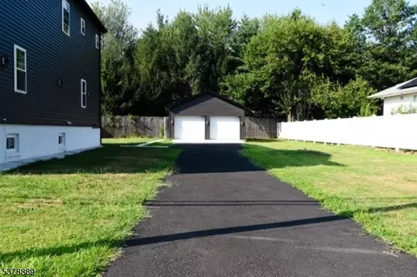 Edison Twp., NJ 08837,28 Plymouth Pl