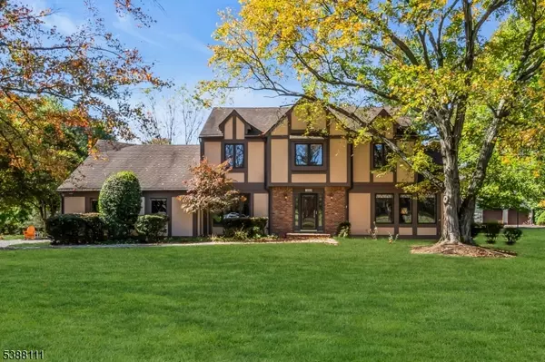 1053 Hillcrest Dr, Branchburg Twp., NJ 08853