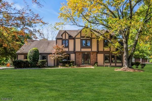 1053 Hillcrest Dr, Branchburg Twp., NJ 08853