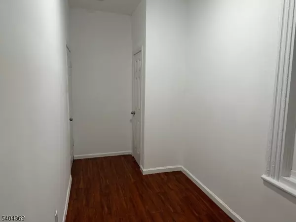 Newark City, NJ 07103,247 S 8Th St #1