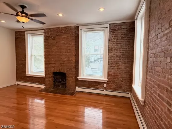 Montclair Twp., NJ 07042,10 Depot Sq #2R