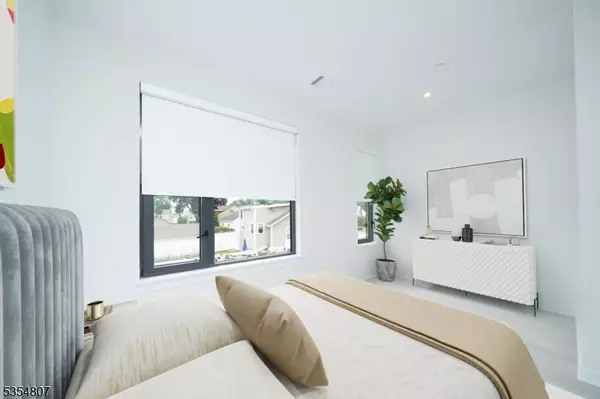 Fair Lawn Boro, NJ 07410,12-01 River Rd #205