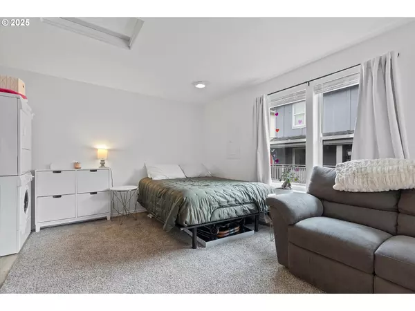 Portland, OR 97216,132 SE 119TH AVE #5