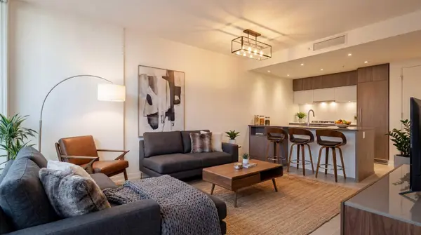 Calgary, AB T2P 0X3,128 2 ST SW #301