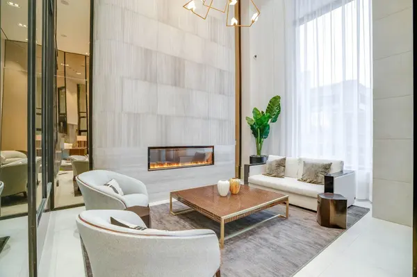 2020 Bathurst ST #331, Toronto C03, ON M5P 0A6