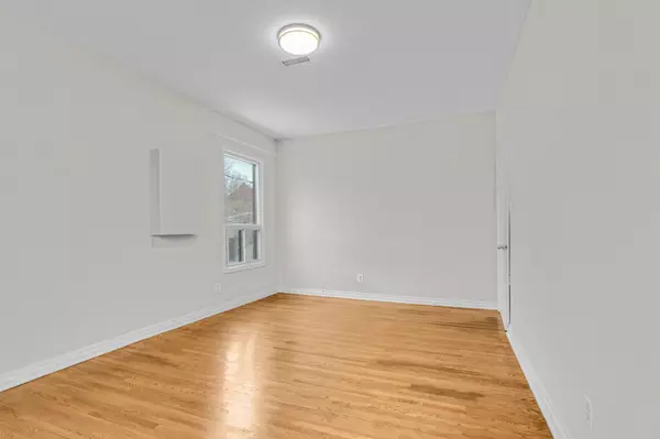 Toronto C08, ON M5A 2A2,345 Dundas ST E #Upper