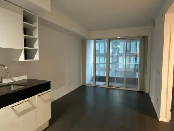 Toronto C08, ON M5B 1B4,68 Shuter ST #1607