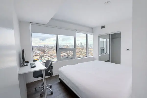 Toronto C01, ON M6K 3S4,19 Western Battery RD #3219