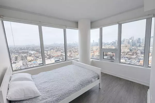 Toronto C01, ON M6K 3S4,19 Western Battery RD #3219