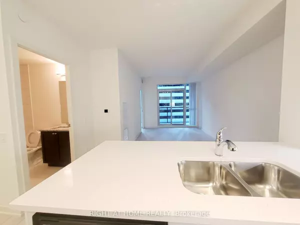 Toronto C14, ON M2N 5N6,4955 YONGE ST #1111